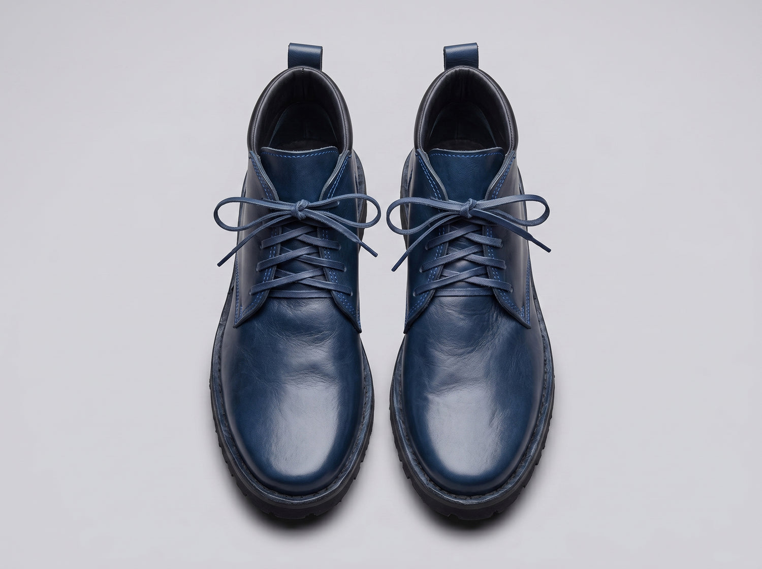 Bottes Derby en cuir bleu marine artisanal – Édition limitée