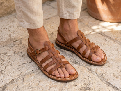 Classic leather sandals
